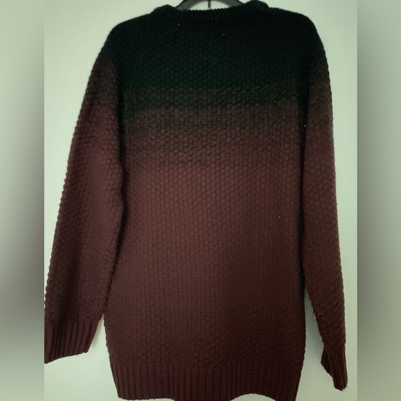 XIOS sweater, size Large, unisex, Ombré cable knit, black and maroon. - Picture 2 of 6
